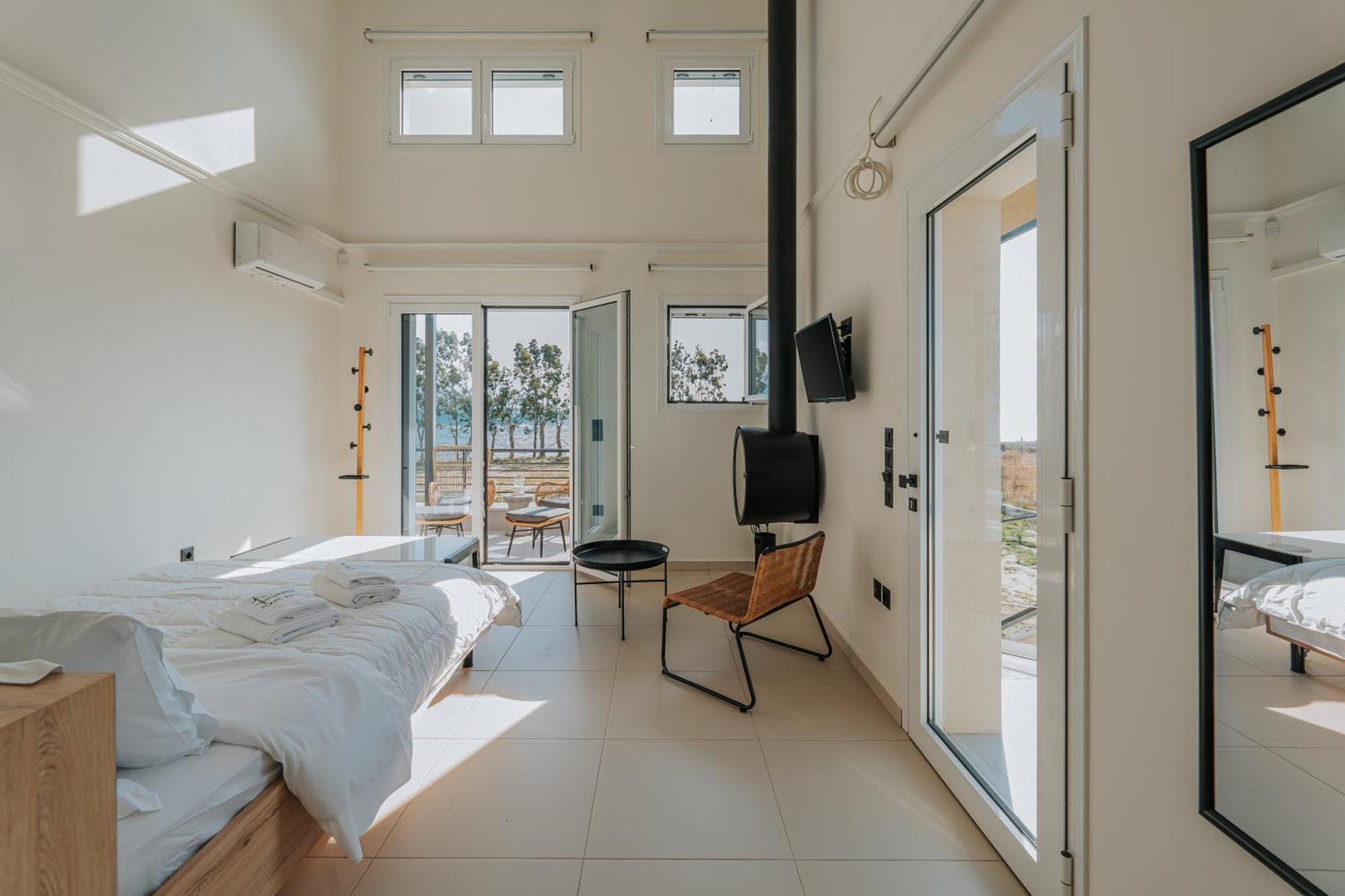 Ponte Suites Andírrion Bagian luar foto