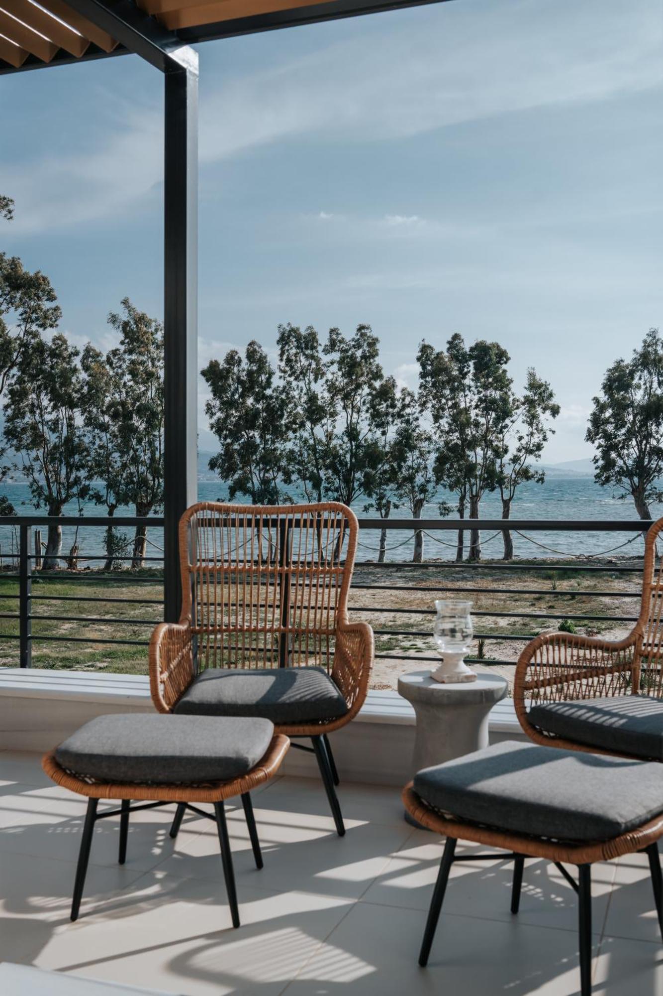 Ponte Suites Andírrion Bagian luar foto