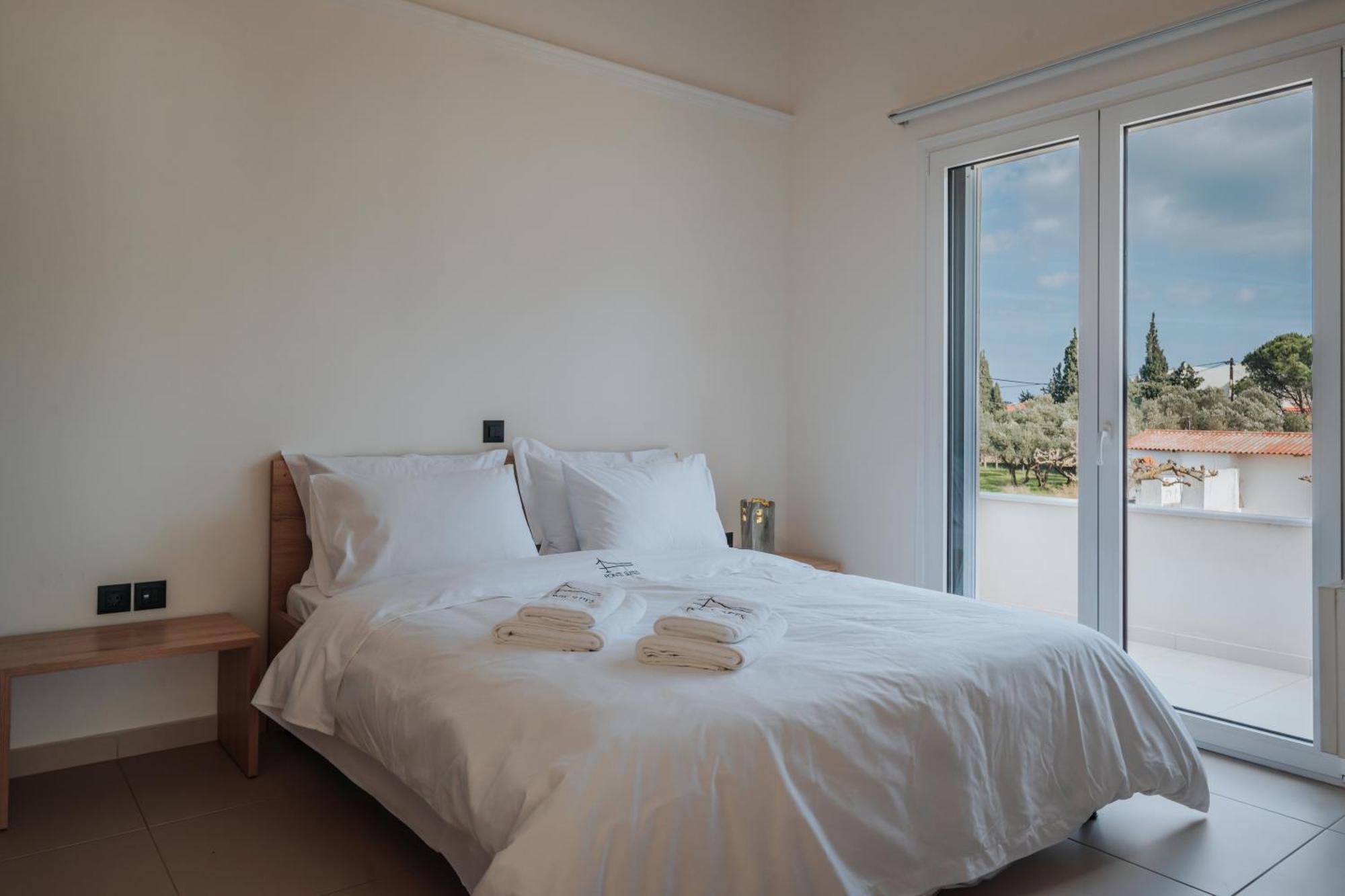 Ponte Suites Andírrion Bagian luar foto