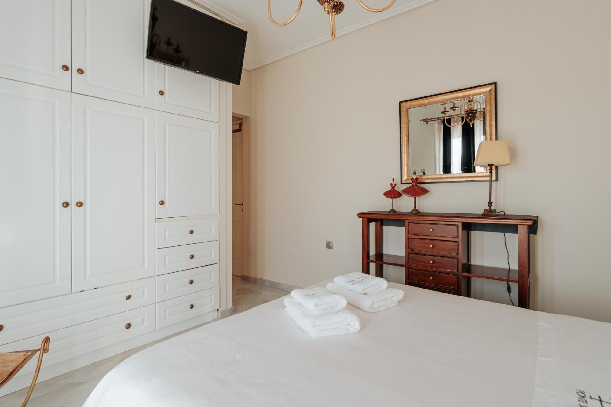 Ponte Suites Andírrion Bagian luar foto