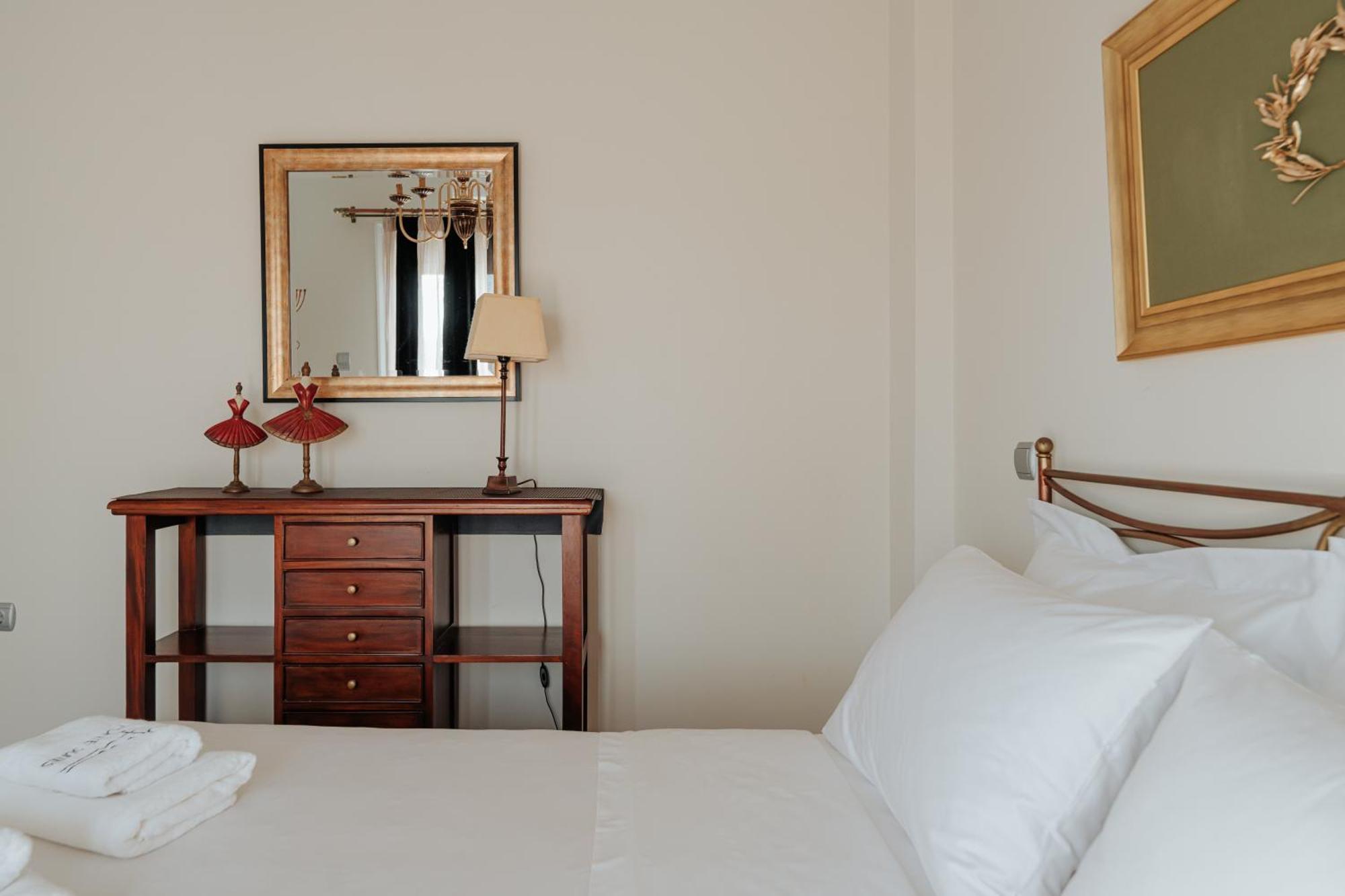 Ponte Suites Andírrion Bagian luar foto
