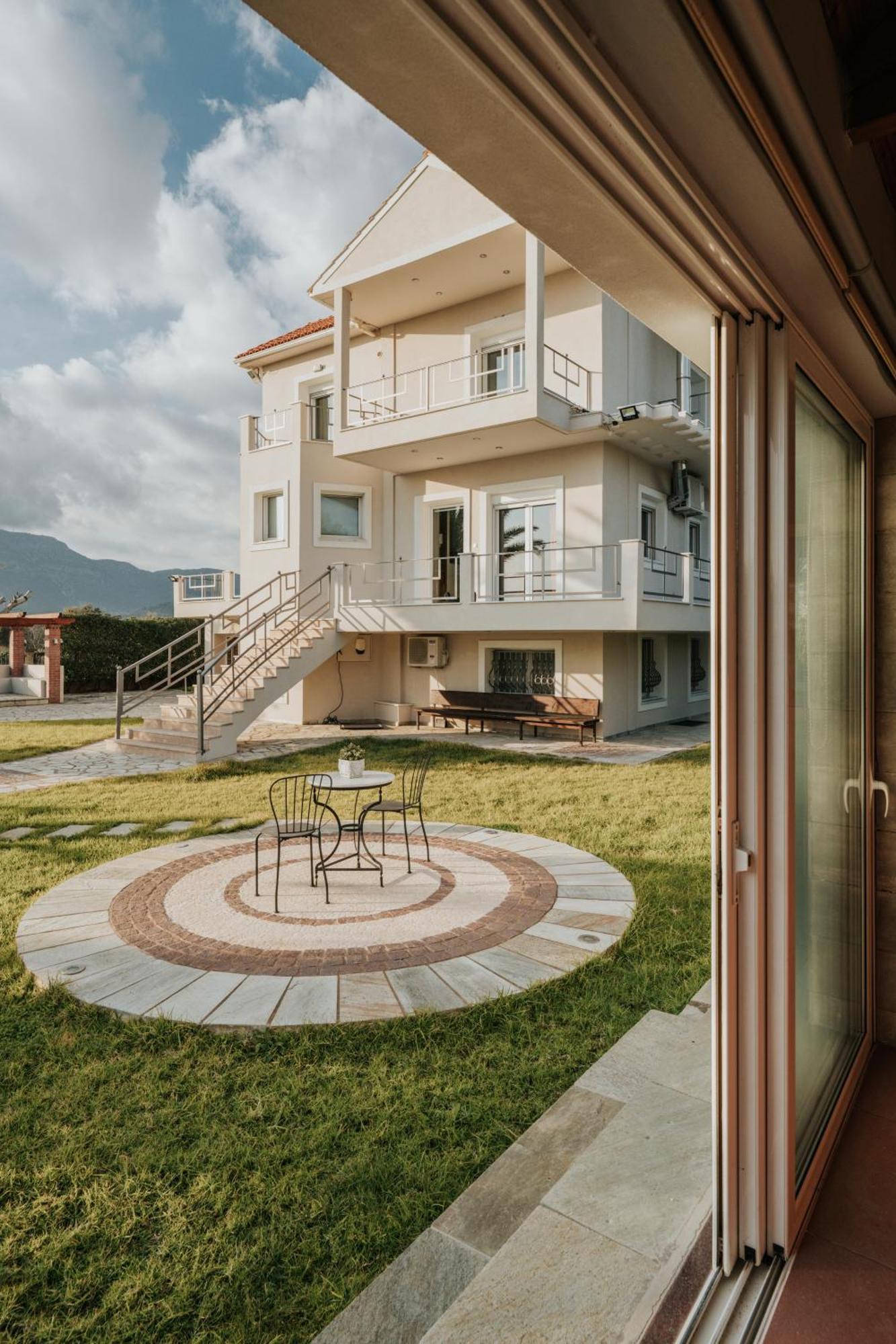 Ponte Suites Andírrion Bagian luar foto